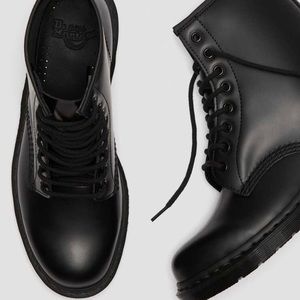 Dr. Martens 1460 MONO SMOOTH LEATHER LACE UP BOOTS